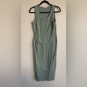 Ekouaer medium green dress fitted midi dress minimalist contemporary